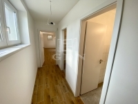 Vác Üzlethelyiség