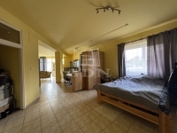 Polgárdi Üzlethelyiség