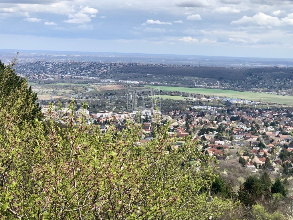 出卖 Budaörs 土地